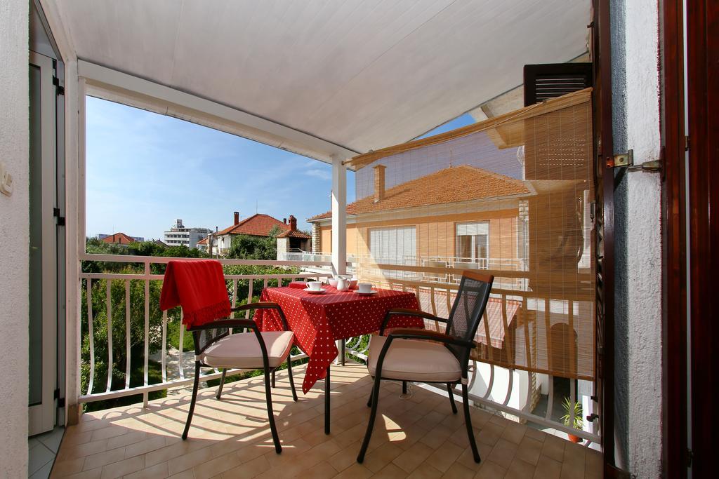 Rooms & Apartments Soline Nuove Biograd Na Moru Exteriör bild