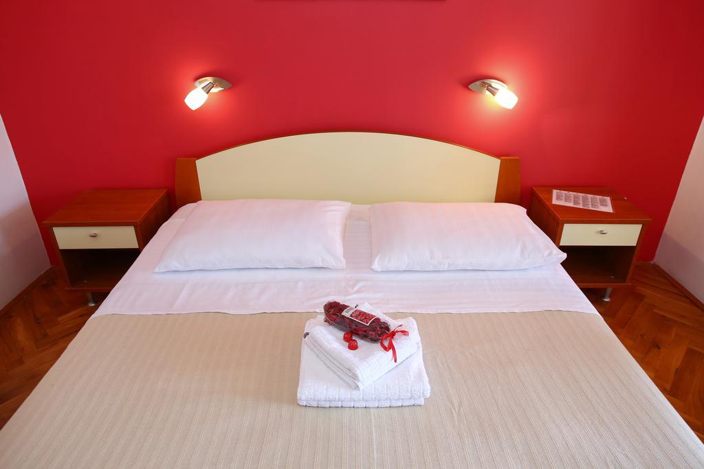 Rooms & Apartments Soline Nuove Biograd Na Moru Exteriör bild