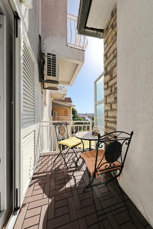 Rooms & Apartments Soline Nuove Biograd Na Moru Exteriör bild
